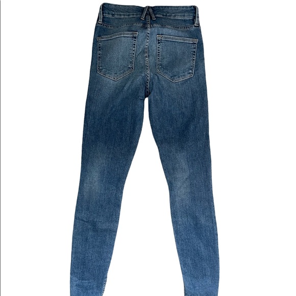 Good American | Light Wash Good Legs Step Hem High Waist Skinny Jeans Blue007 - Picture 2 of 5